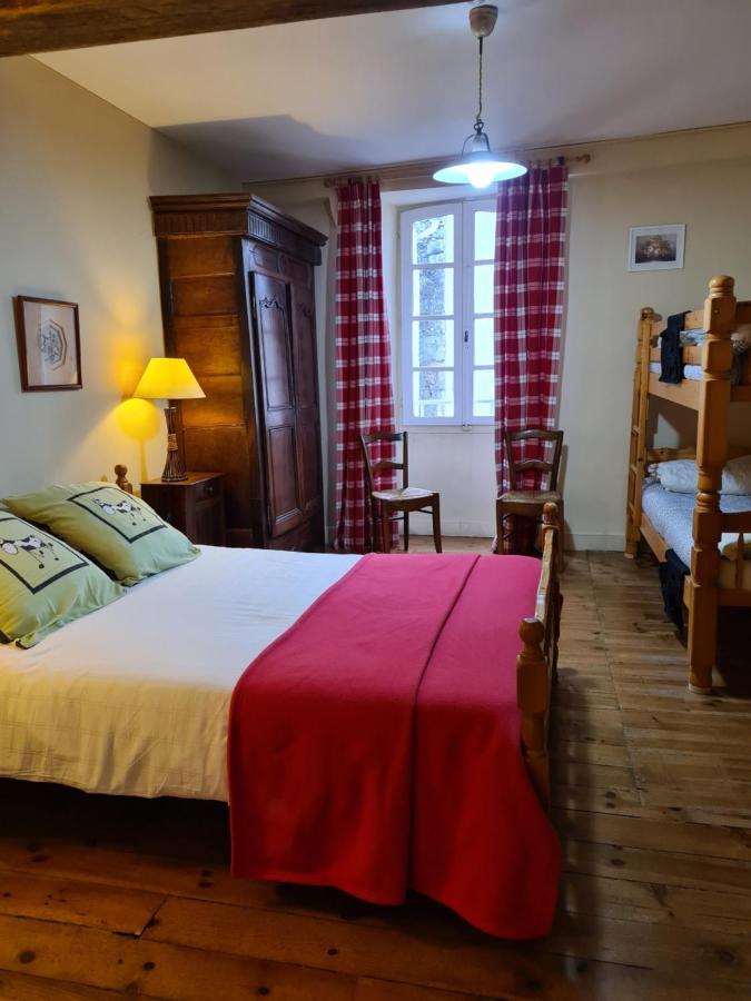 Gite D'Etape Le Couvent D'Ossau Louvie Juzon Exterior foto